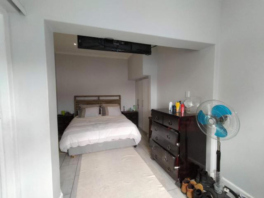 2 Bedroom Property for Sale in Zonnebloem Western Cape